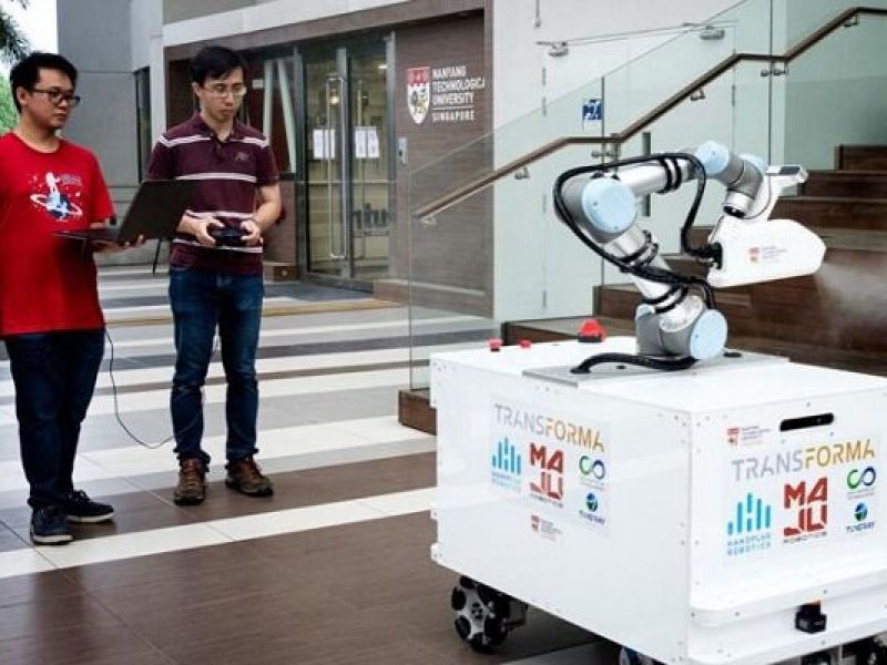 تولید ربات پیشرفته ضدعفونی در سنگاپور