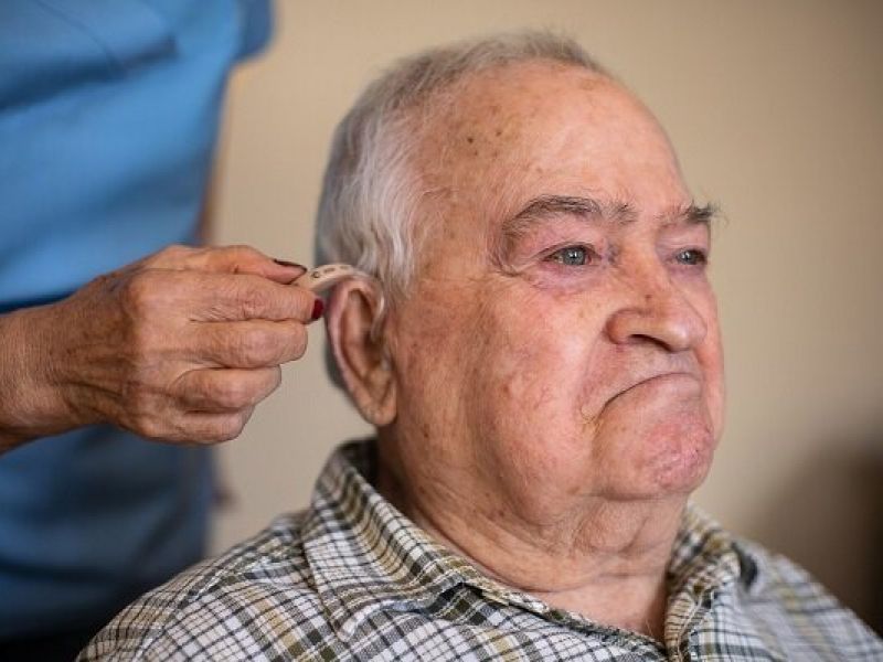 علت واقعی کاهش شنوایی در سالمندان مشخص شد