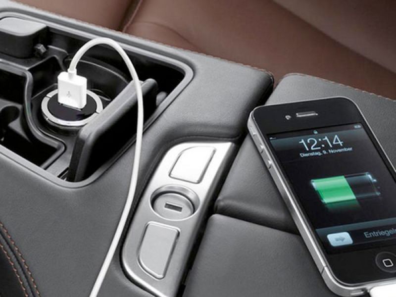 موبایل خود را در ماشین شارژ نکنید